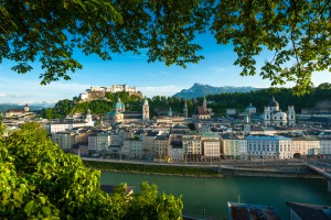 Blick vom Kapuzinerberg auf die Altstadt mit Festung Hohensalzburg  (Foto Tourismus Salzburg)