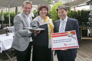 Andreas Gfrerer, Inga Horny und Vorstandssprecher der Salzburg AG August Hirschbichler (Foto Wildbild)