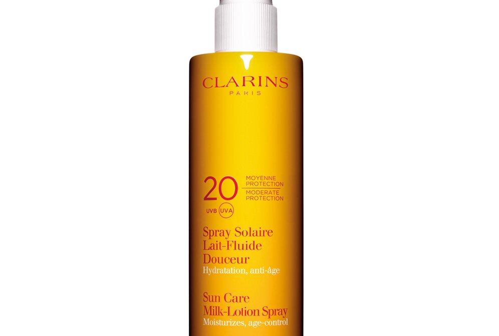 Sonnenspray Lait-Fluide Douceur für den Körper UVA/UVB SPF 20 © Clarins