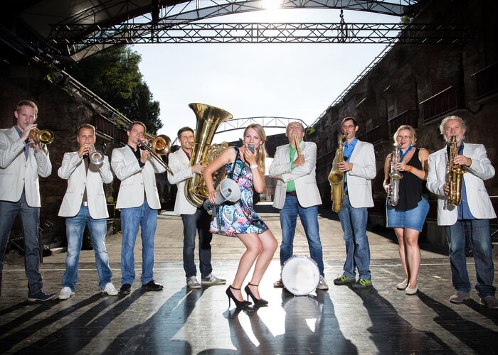 Walking Brass beim BRASSerie Festival in der Salzburger Altstadt (c) Alexander Engelbogen