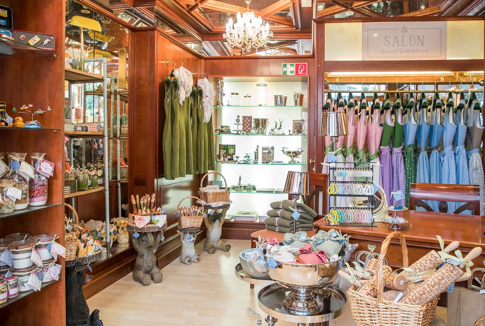 Salon (c) Andreas Kolarik