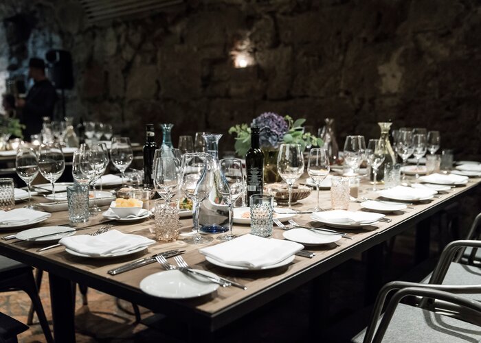 Ein Tag im Zeichen der Kulinarik: Im Weinarchiv im arthotel Blaue Gans finden bei Culinary Art spannende Diskussionen und Workshops statt (Foto Andreas Kolarik)