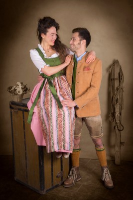 WildschützInnen in  Heimatwerk-Tracht, Foto: Salzburger Heimatwerk