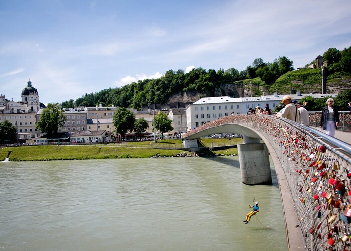 Extremsport in der Salzburger Altstadt (Foto Wildbild)