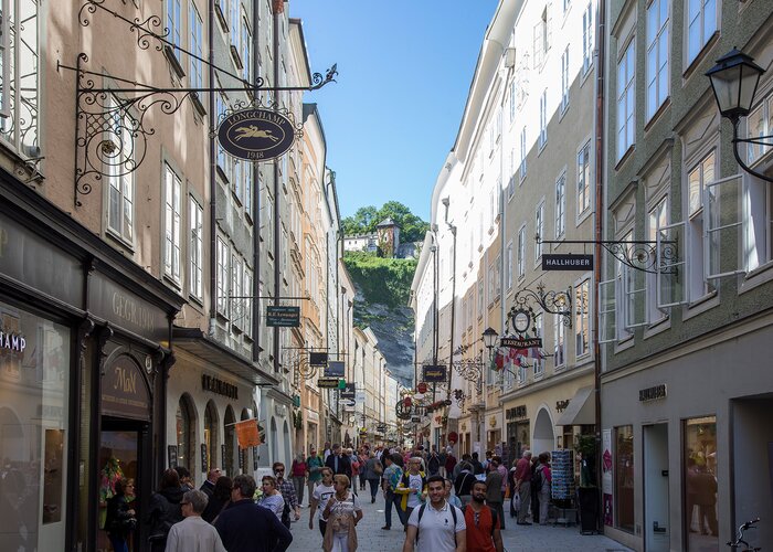 Shopping in Salzburg (Foto Andreas Kolarik)