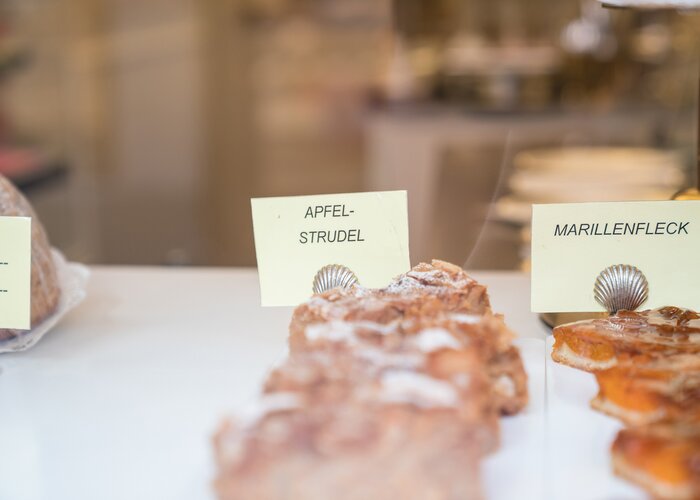 Apfelstrudel im Café Schatz (c) fraeuleinflora.at