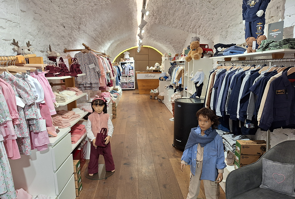 Innenaufnahme des Kinderbekleidungsgeschäfts Babogi | © Babogi