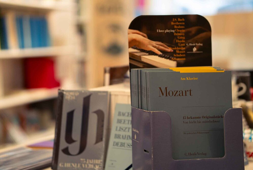 Mayrische Kunst-, Buch- und Musikalienhandlung Buchtisch | © Lucas Gottfried