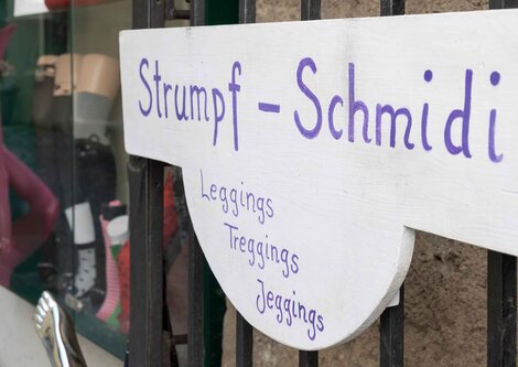 Außenfassade von Strumpf Schmidi | © Andreas Kolarik