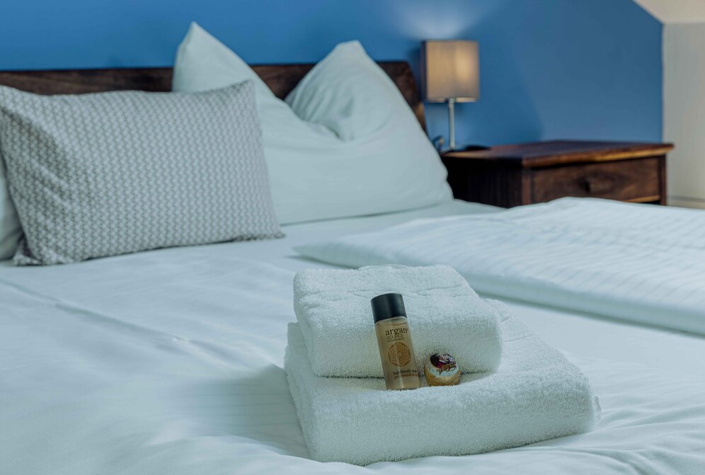 Ein Hotelbett | © Arte vida boutiqe guesthouse 