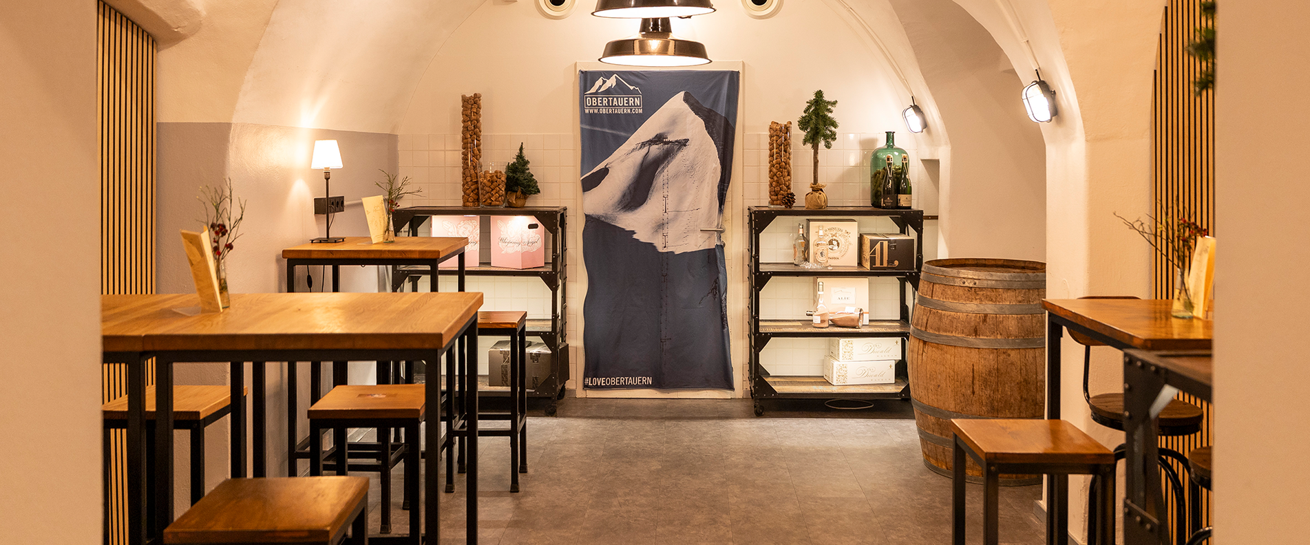 Innenaufnahme von Azwanger am Grünmarkt in der Altstadt Sazburg | © Andreas Kolarik