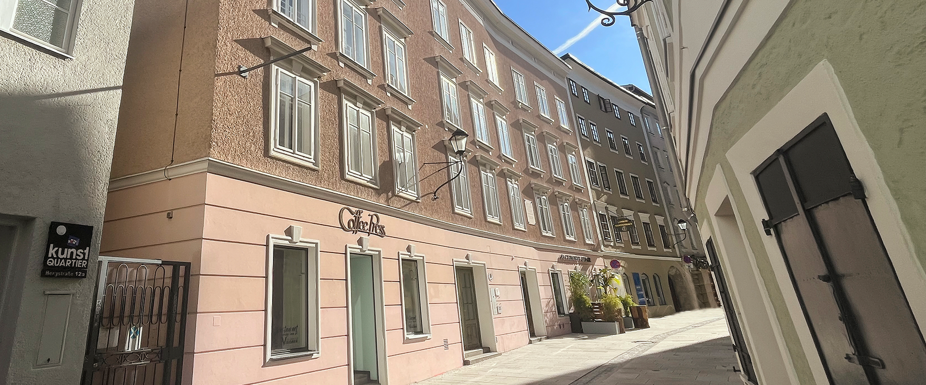 Außenansicht der Veranstaltungslocation B10 in der Bergstraße in der Altstadt Salzburg | © B10