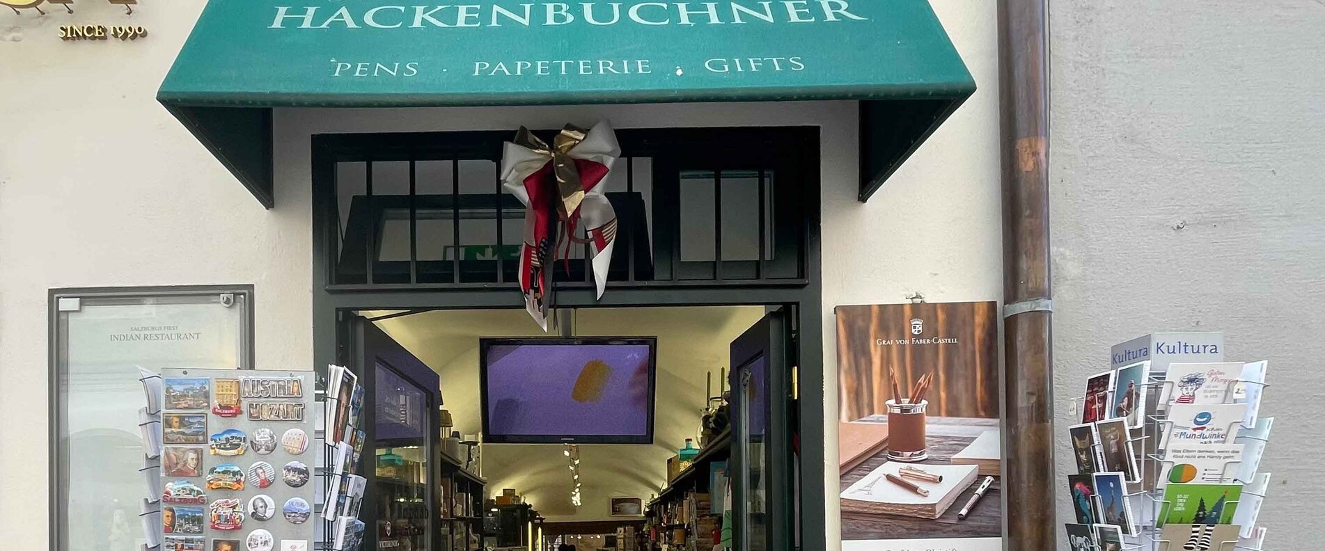 Eingang zum Geschäft Hackenbuchner | © Hackenbuchner