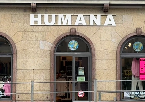 Außenansicht des Geschäfts Humana in der Altstadt Salzburg | © Humana