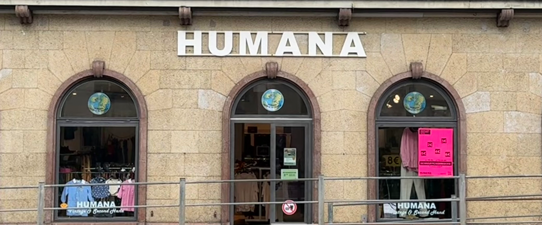 Außenansicht des Geschäfts Humana in der Altstadt Salzburg | © Humana