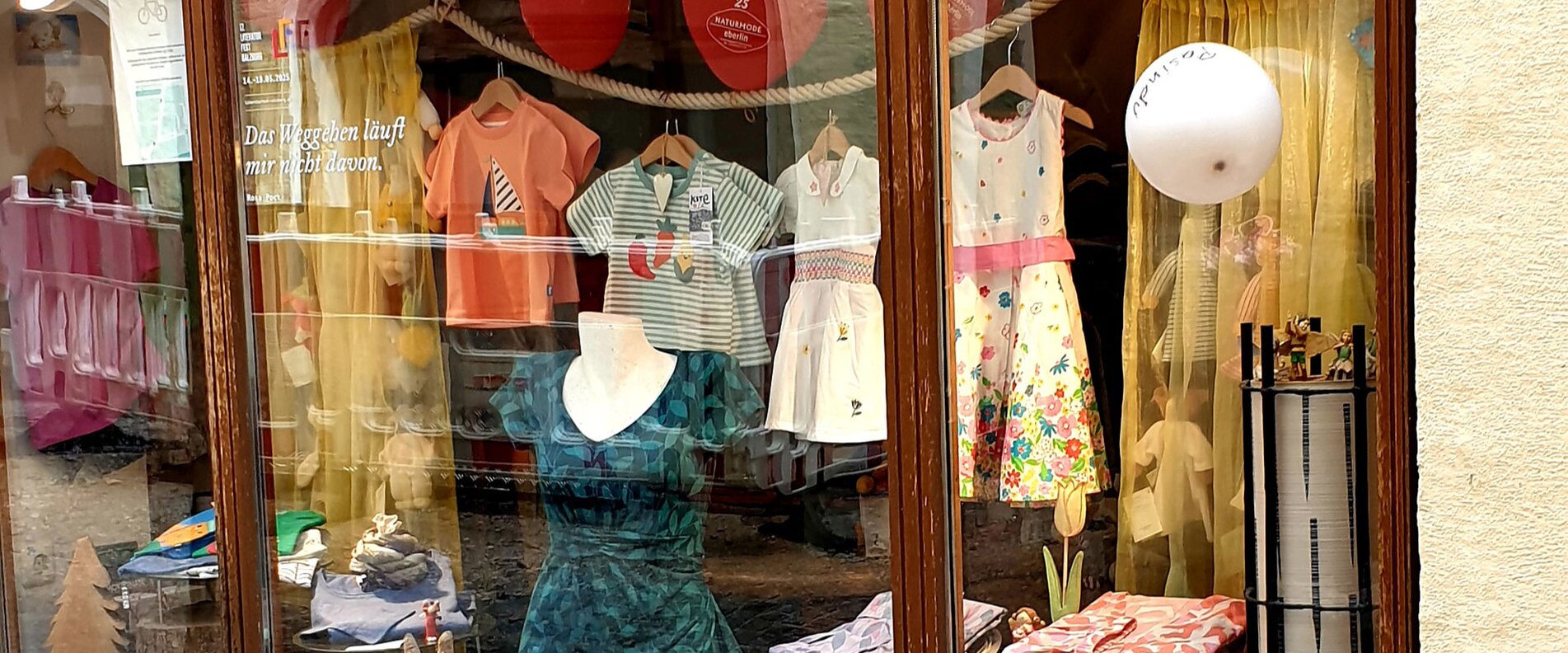 Schaufenster des Geschäfts Naturmode Eberlin | © Naturmode Eberlin