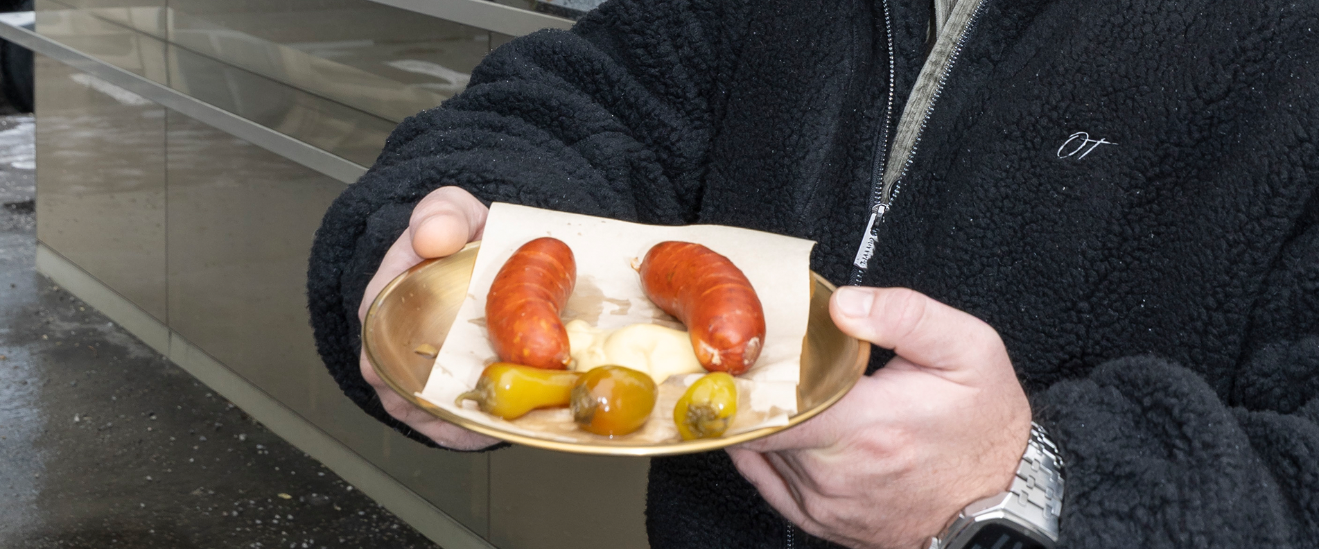 Foto einer Speise vom Würstelstand Zum Goldenen Teller | © Andreas Kolarik