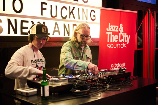 Die DJ's vom Club Analog lege in der Szene Salzburg auf. | © Henry Schulz