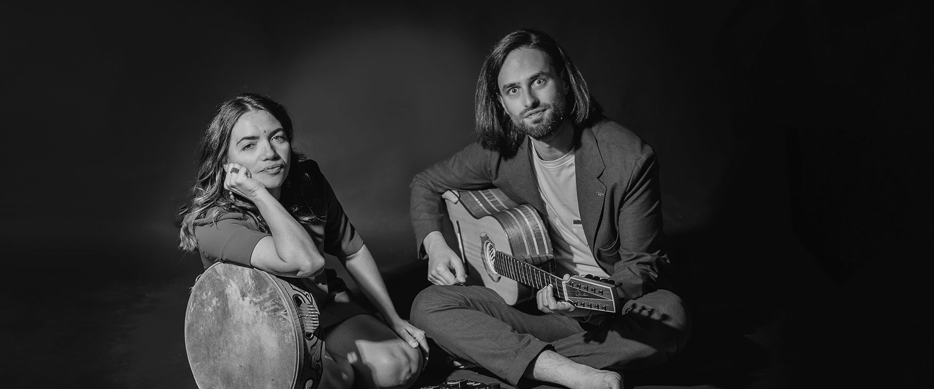 Foto von den Musiker:innen Hiriam Salsano und Marcello De Carolis | © Vito D_Andrea