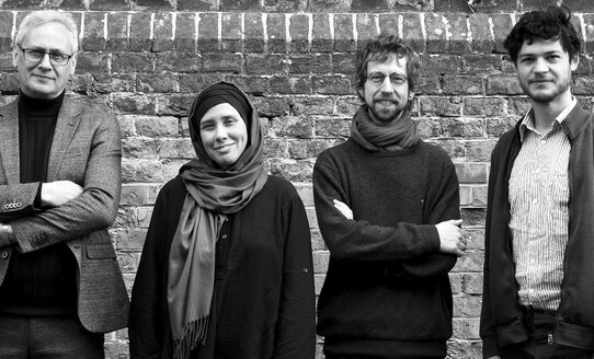 Foto mit den Musiker:innen Georg Vogel, Karim Othman-Hassan, Valentin Duit und Pamelia Stickney. | © Thomas Weinberger