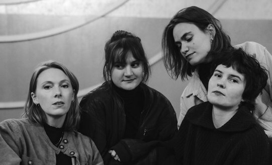 Fotos der Musikerinnen Julia Brüssel, Marie Daniels, Emily Wittbrodt und Maria Trautmann | © Anna Sorgalla Large