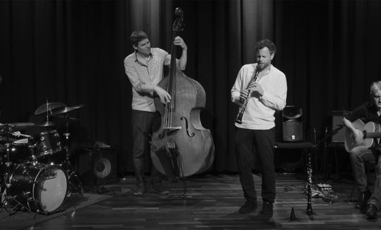 Foto von den Musikern Mathias Landtwing, Florian Mächler, Patrick Sommer, Christian Zünd | © Zoran Cvetkovic