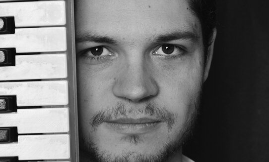 Foto des Musikers Georg Vogel | © Marie Jecel