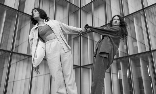 Foto der Tänzerinnen Olivia Mitterhuemer und Farah Deen | © Flavourama