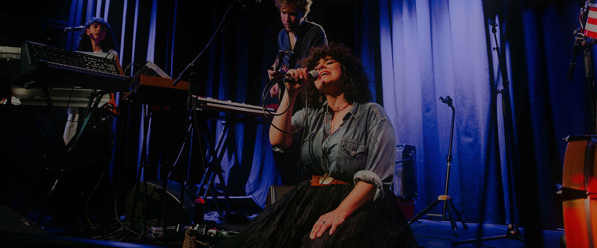 Eine Band auf der Bühne | © Hanna Fasching