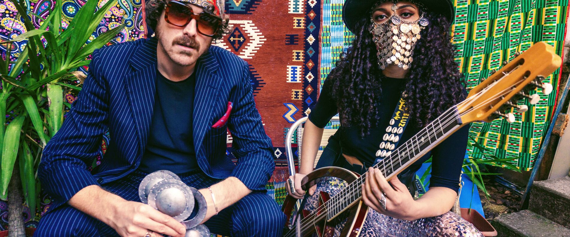2 Personen mit Instrumenten | © Brice Bottin