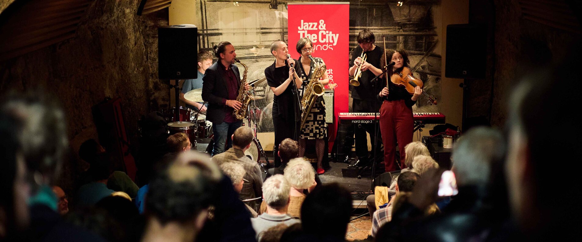 Eine Jazzband auf der Bühne | © Henry Schulz