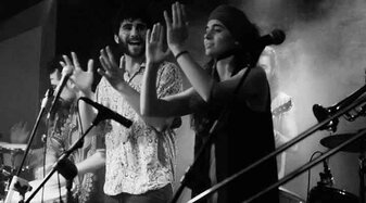 Eine Band auf der Bühne | © Donatella D´Angelo
