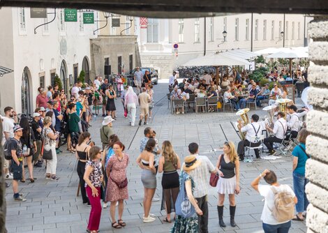 Plätze und Gassen in der Altstadt werden bespielt | © wildbild