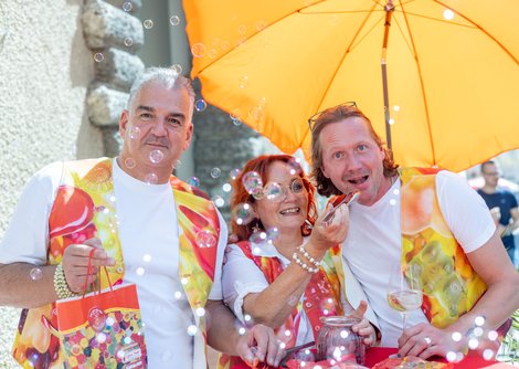 Mehr als 100 Unternehmer:innen nahmen teil: Anton Gruber, Iris Daum und Wolfgang Steinmetz von Bärenland | © wildbild