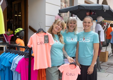 Shopping bei CMP: Petra Klaus, Anna und Christina Soann | © wildbild