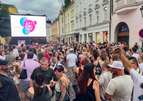 Das Stadtviertelfest ARTmosFLAIR fand am 5. und 6. Juli 2024 rund um die Linzer Gasse statt | © wildbild