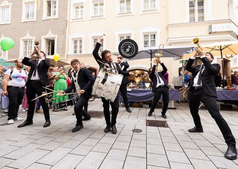 Die italienische Marching-Band Bandakadabra sorgte für gute Stimmung | © Erika Mayer