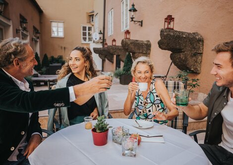 Let’s eat&MEET again! vom 6. bis 22. Mai 2022 in der Salzburger Altstadt  | © Niko Zuparic