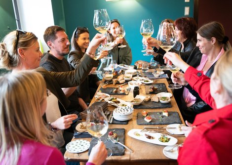 Gutes Essen in geselliger Runde bei eat&meet 2022 genießen | © Birgit Probst