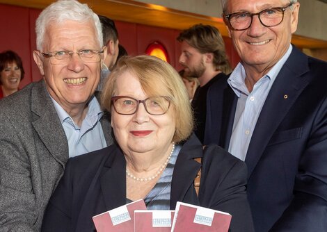 Mag. Werner und Magarete Salmen mit Bürgermeister DI Harald Preuner | © Andreas Kolarik