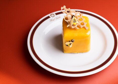 "Bienenkönigin" im Hotel Sacher | © Marco Riebler