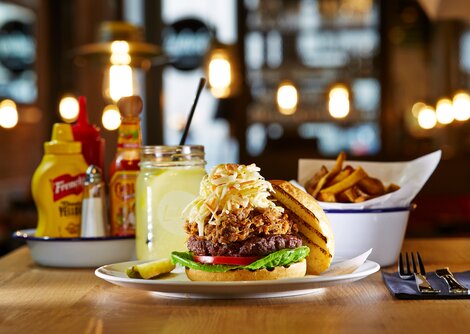 Das Team von Ludwig präsentiert mit Gaumen Hoch ein Menü für alle Sinne  | © Ludwig Burger Gastronomie