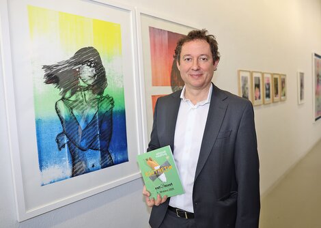 Peter Frey in seiner Galerie im Nonntal in der Altstadt Salzburg | © Uwe Brandl 