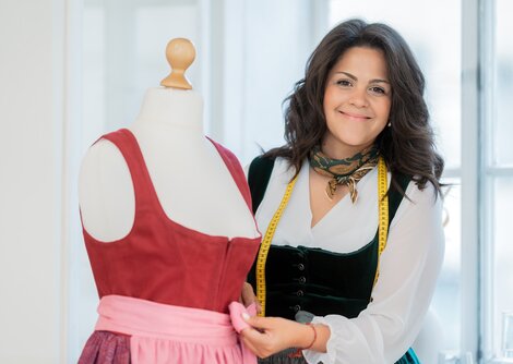 Patricia Fichter betreibt Werkstatt und Verkaufsraum im SCHAU.RAUM.STADT. | © Birgit Probst