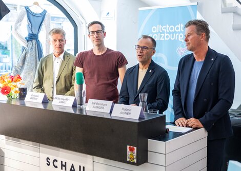 Pressegespräch Eröffnung House of Talents im SCHAU.RAUM.STADT.: Christian Wieber, VizeBM Kay-Michael Dankl, BM Bernhard Auinger, Roland Aigner | © wildbild