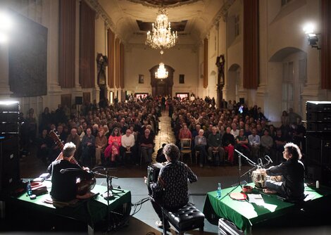 Falschlunger Biondini Biswas im DomQuartier | © Henry Schulz 