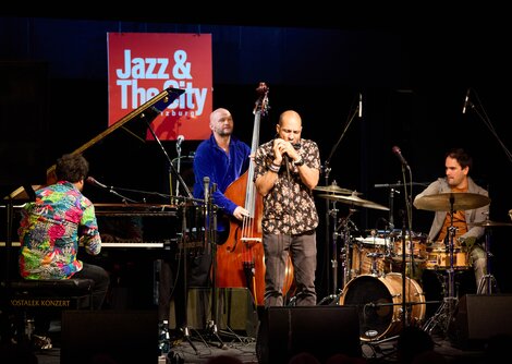 Harold López-Nussa feat. Grégoire Maret im Marionettentheater Salzburg | © Henry Schulz