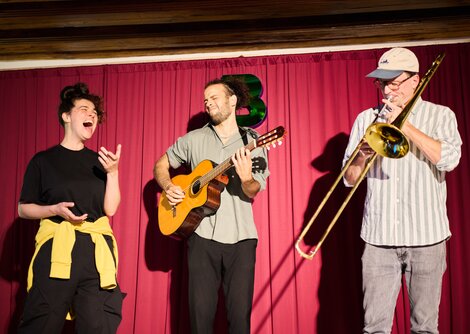 Hidden Track bei Hugo Boss in der Getreidegasse mit Ganna, Tal Arditi, Klaus Heidenreich | © Henry Schulz 