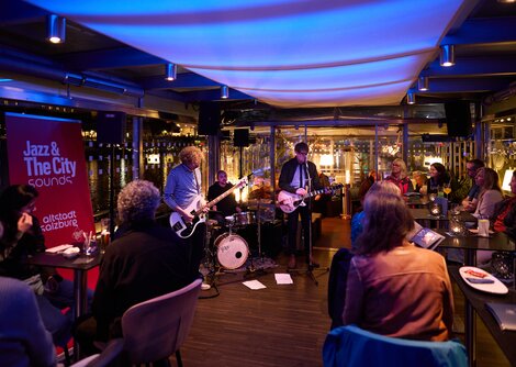Pre-Opening 14.10. - Stootsie & The Boys in der Amadeus Salzach-Insel-Bar | © Henry Schulz