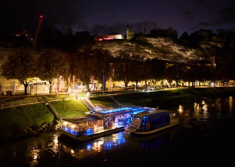 Bei Jazz&TheCitysounds werden verschiedene Locations in der Altstadt bespielt: Amadeus Salzach-Insel-Bar  | © Henry Schulz